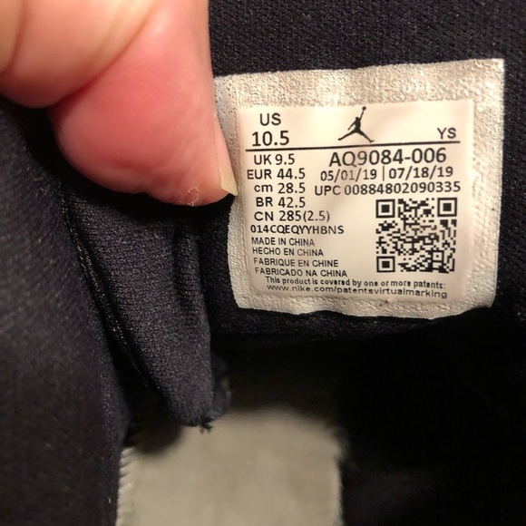 Nike Air Jordan Max Aura Men's Sz 10.5 Shoes Black/Red/White AQ9084-006 - Picture 11 of 11